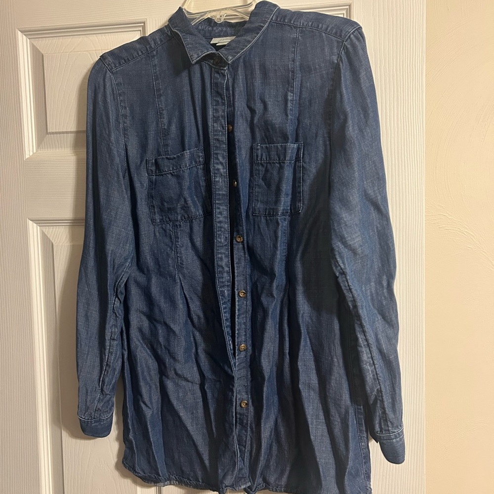 Blue Casual Button Down Shirt with Long Sleeves and Relaxed Fit